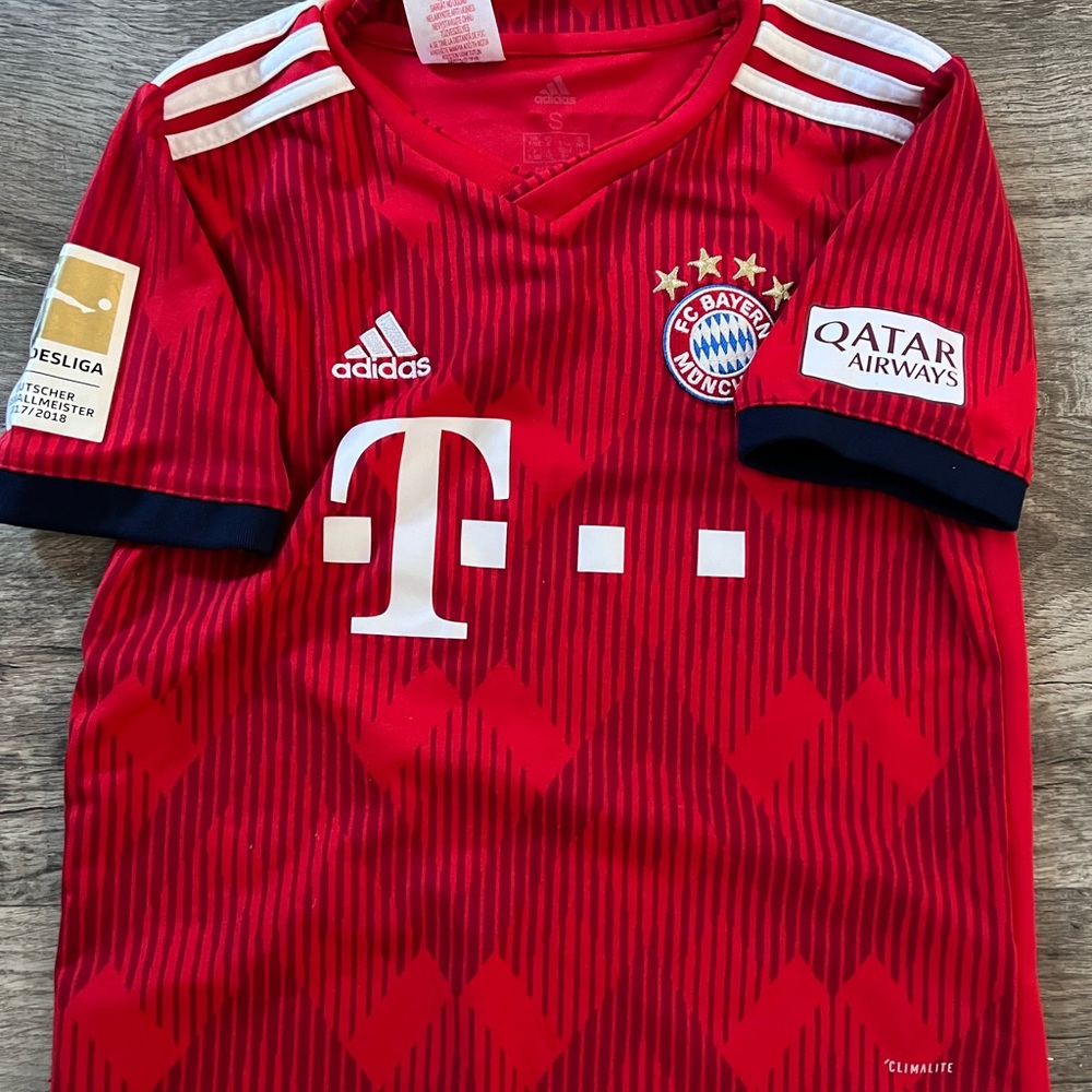 **Official** Bayern Munich Jersey. Boys small. Barely worn!